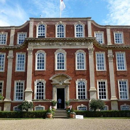 Chicheley Hall Luaran gambar