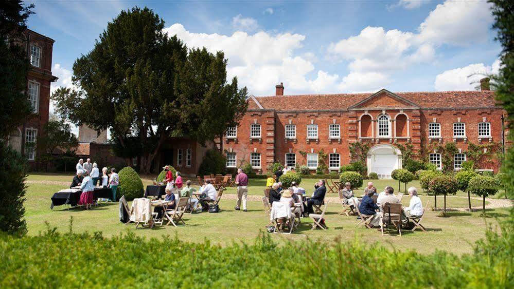 Chicheley Hall Luaran gambar