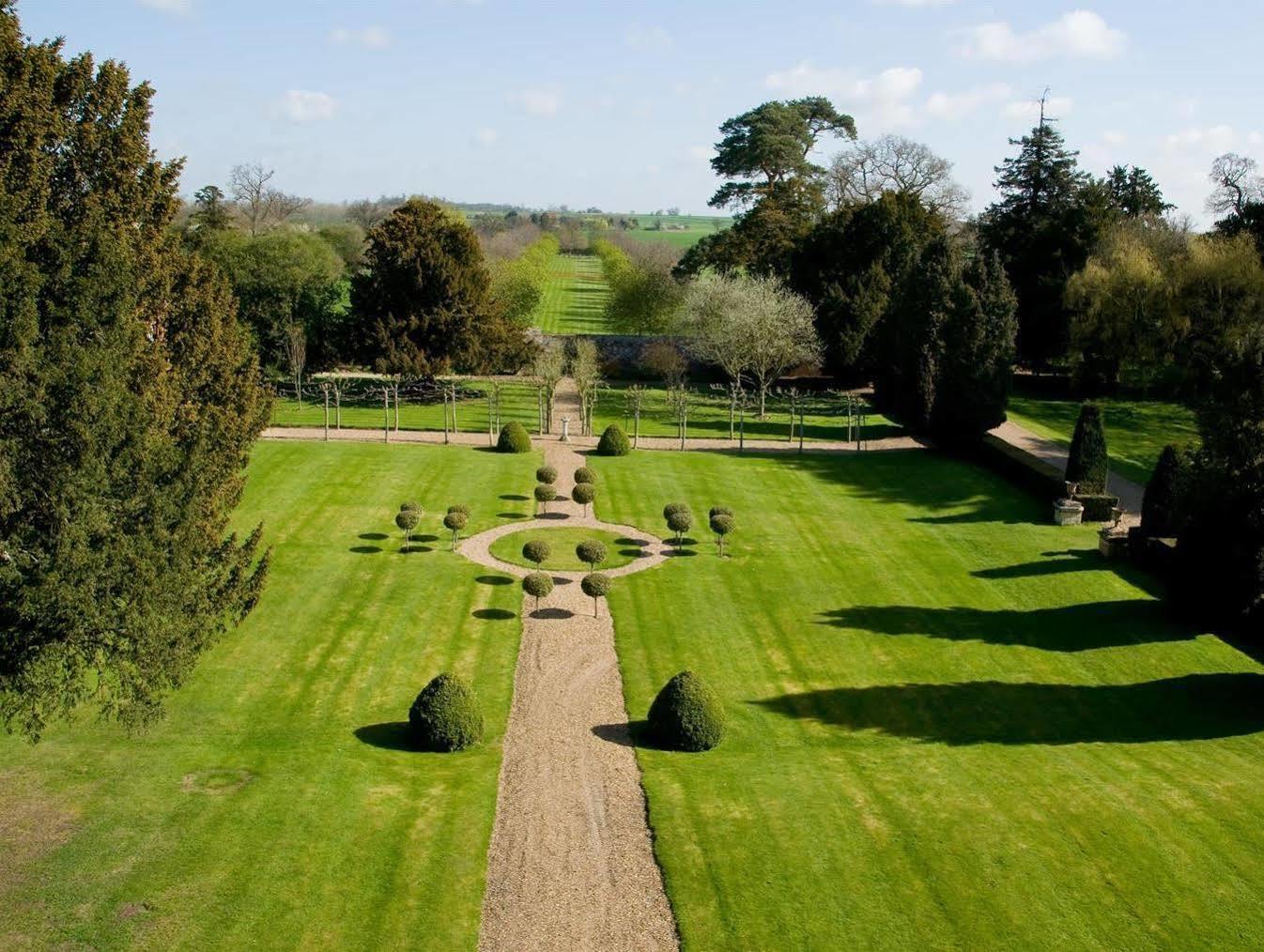 Chicheley Hall Luaran gambar